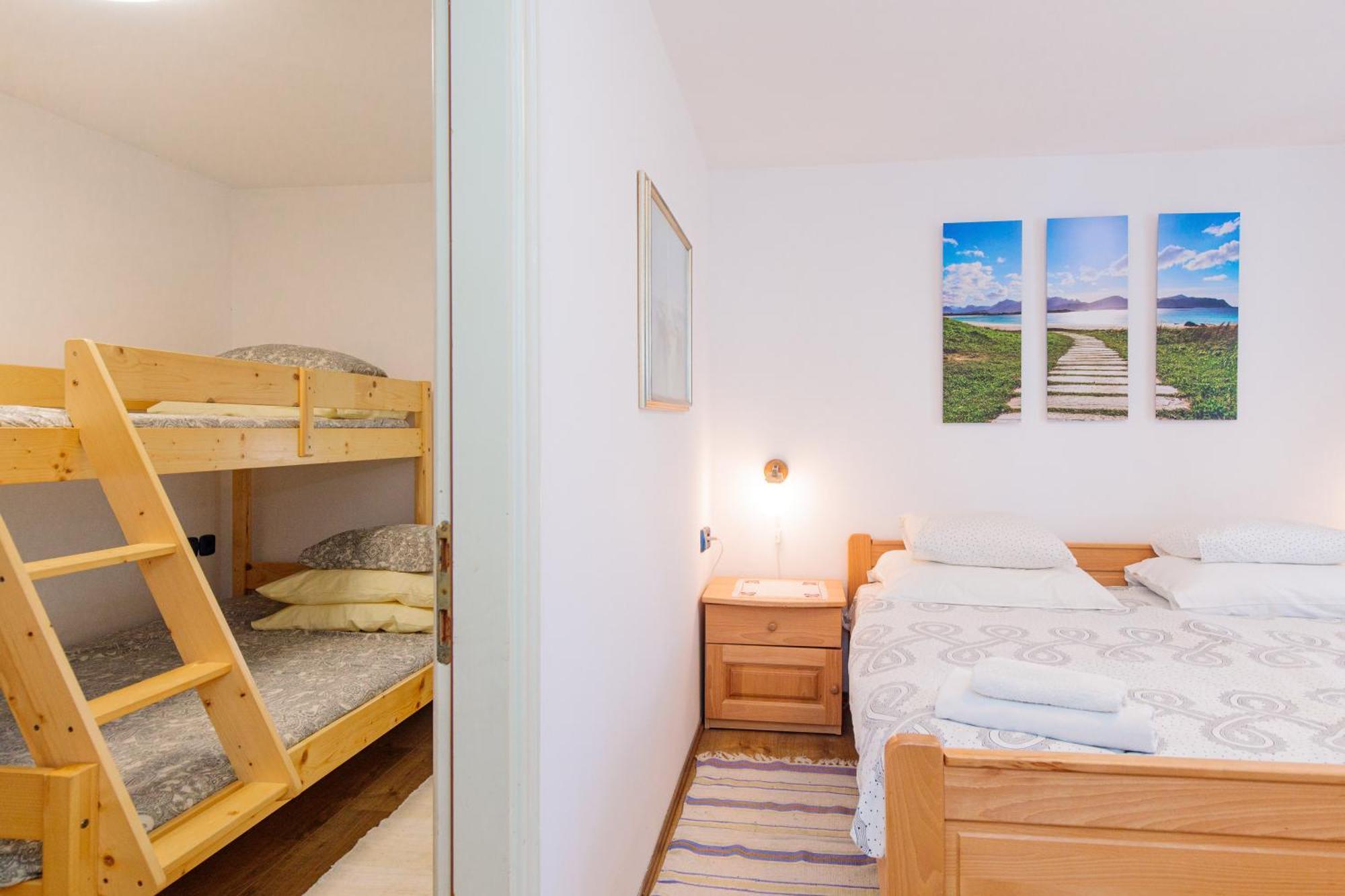 קרק Apartment Villa Marija, Pinezici מראה חיצוני תמונה