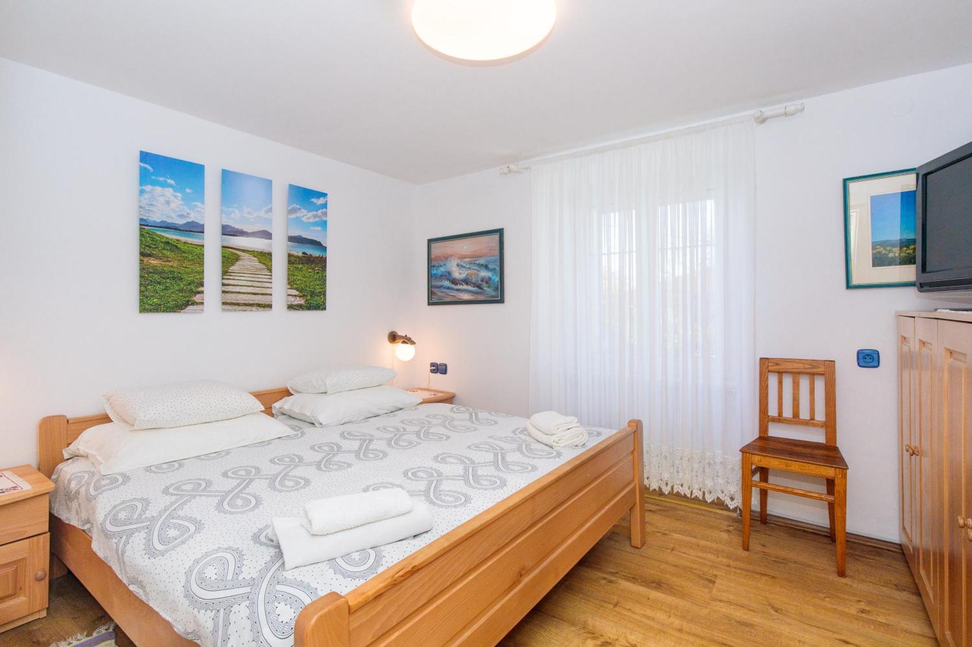 קרק Apartment Villa Marija, Pinezici מראה חיצוני תמונה